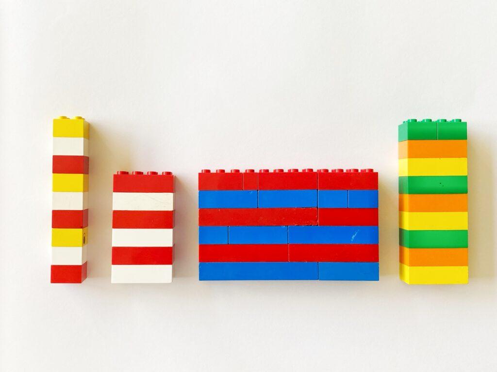 Design patterns with lego